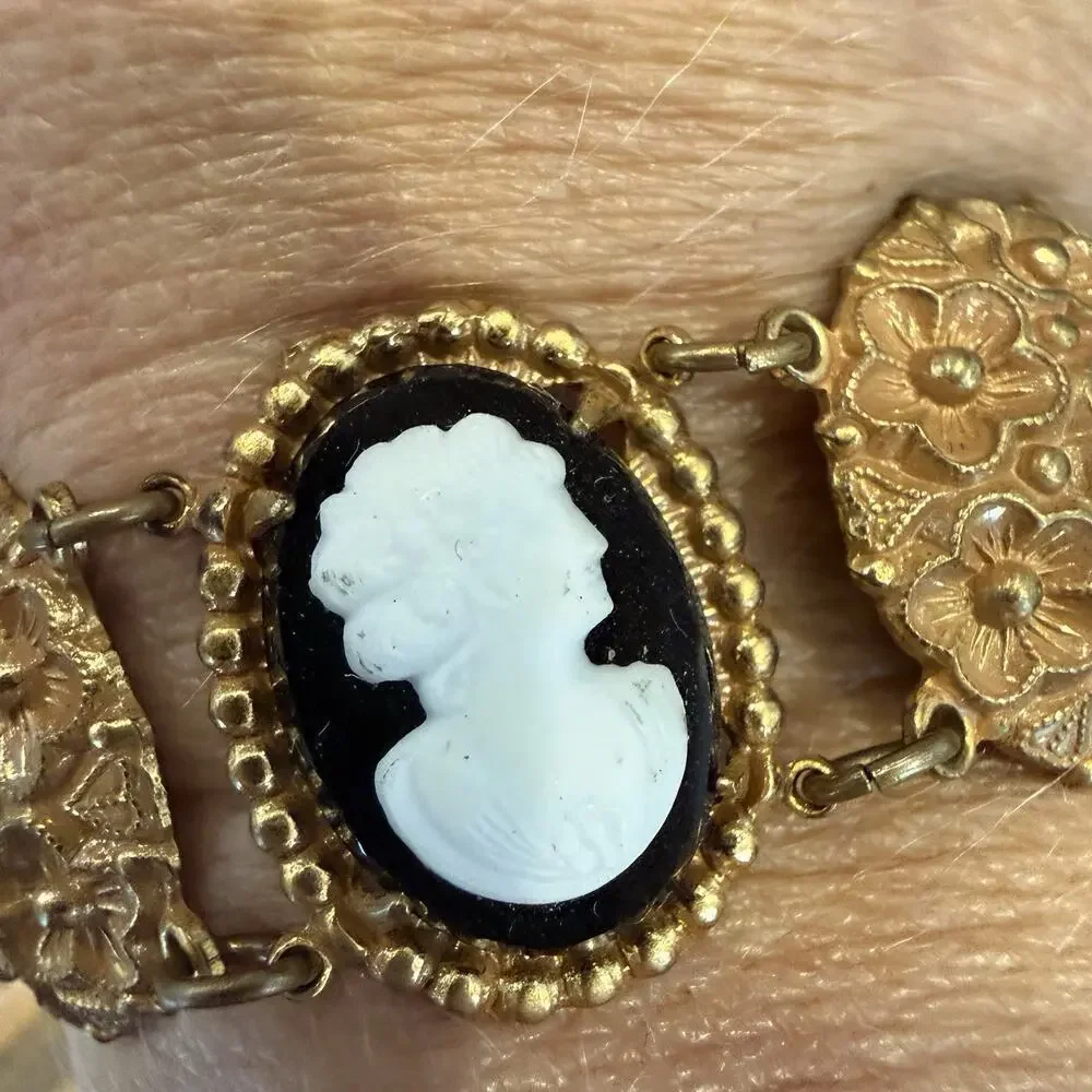 Vintage Victorian Revival Black & White Cameo Flower Panel Link Bracelet 8”
